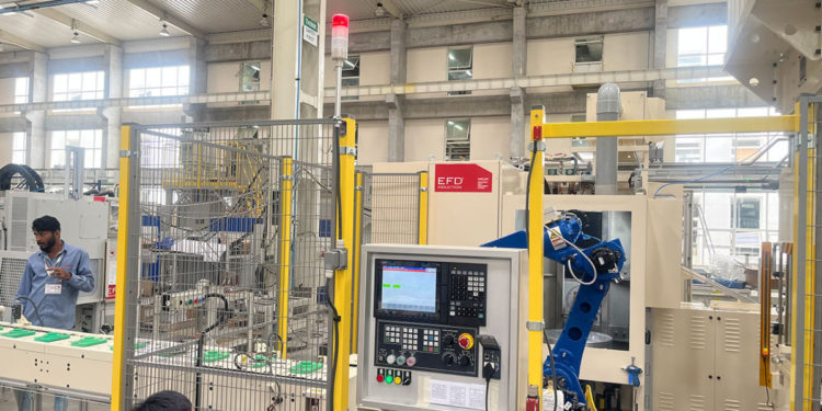 Novo equipamento de têmpera por indução é inspecionado pela Musashi