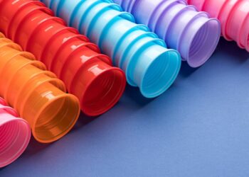 Você sabia que são produzidas 100 toneladas de copos descartáveis por ano no Brasil?