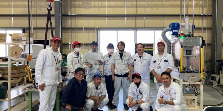 Equipe da Musashi do Brasil visita o Japão