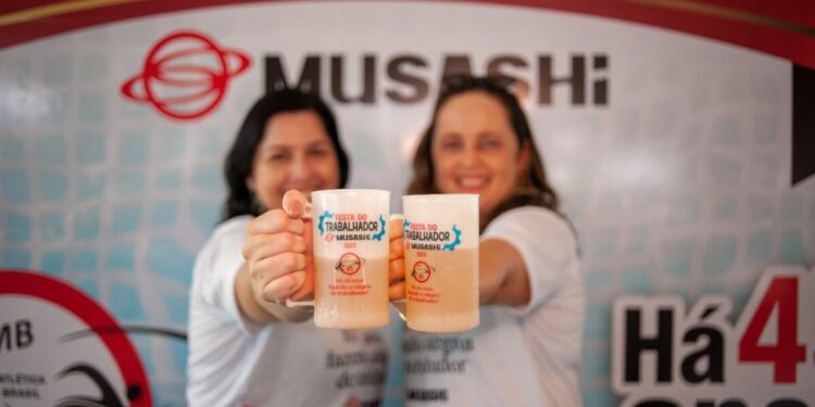 Comemoração do Dia do Trabalhador e reabertura do Clube AAMB (festa, música e muita alegria em um dia inesquecível)