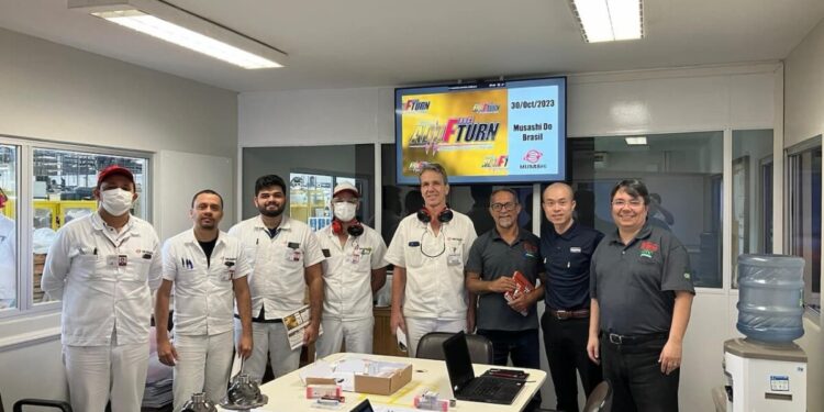 Representantes da empresa Tungaloy visitam a Musashi do Brasil e compartilham conhecimento sobre a tecnologia do CBN