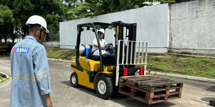 Presença Feminina no Treinamento de Empilhadeira na MSB