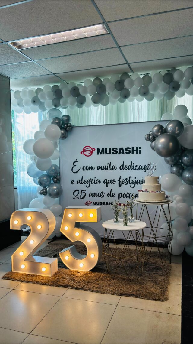 Hoje celebramos um marco especial: 25 anos de parceria entre a Musashi e a Sapore! 🎉 

Para tornar esse dia ainda mais incrível, tivemos um cardápio especial, música ao vivo e, claro, muita diversão tomando conta do nosso novo restaurante, agora totalmente revitalizado para todos os colaboradores. 

Um momento de gratidão, celebração e conexão! Confira um pouco do que rolou nesse dia inesquecível! 🎶🍽️✨